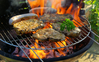 Grill hamburgers steaks cooking garnish - a grill free wallpaper