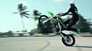 Man motorcycle trick air helmet - a trick free wallpaper