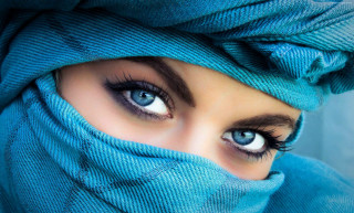 Woman blue eyes blue scarf 2 - a blue scarf free wallpaper