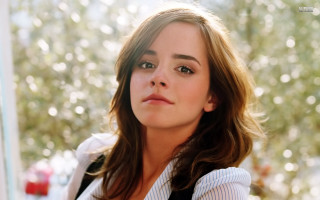 Woman white shirt black vest - perfect face free wallpaper