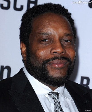 Man beard suit pose picture 2 - a picture in front free wallpaper for mobile