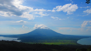 Mountain lake cloud water sky - a lake below free wallpaper