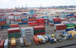 Cityscape tokyo architecture crane containers - isometric view free wallpaper