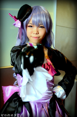 Young girl costume gun smiling - cosplay free wallpaper for mobile