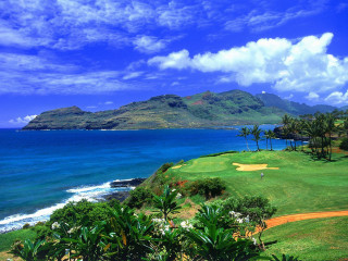 Golf course ocean mountains hawaii - a golf course free wallpaper