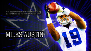 Football player holding ball quote - a quote above free wallpaper