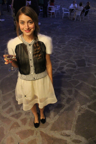 Woman holding wine glass smiling 2 - kitsch movement free wallpaper for mobile