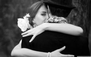 Man woman embrace blackwhite tree - free love wallpaper for desktop