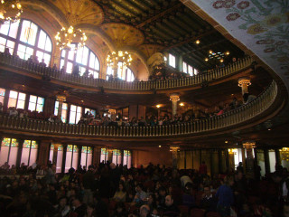 Large room crowded people ceiling - interior free wallpaper