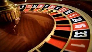 Roulette golden cup closeup black - eric de kolb free wallpaper