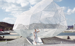 Woman sculpture large white object - a large white object free wallpaper