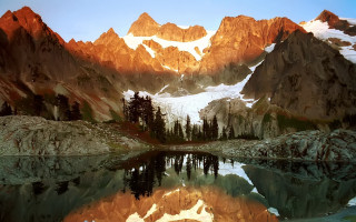 Mountain range lake reflection water - beautiful landscape free wallpaper
