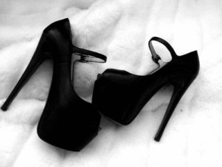 Black heels white blanket rasquache - high free wallpaper for desktop