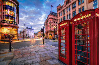 Red telephone booths road tall - a couple free wallpaper