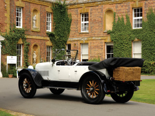 Old fashioned car parked ivy - ivy free wallpaper