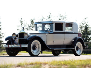 Old model car parked fence - the side of the road in front free wallpaper