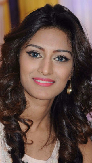 Woman long hair blue eyes 65 - realistic free wallpaper for mobile