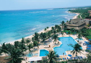 Beachside resort pool sand sunshine - free beach wallpaper