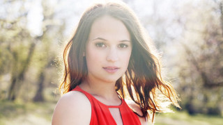 Woman red dress posing park - the background and sunlight free wallpaper