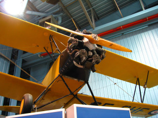 Yellow airplane wing hanger sky - ue 5 free wallpaper