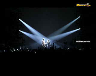Couple people stage spotlights concert - spotlight free wallpaper