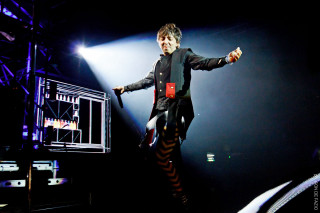 Man suit tie stage arms - stage free wallpaper