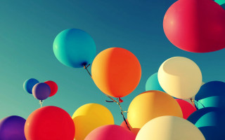 Balloons flying blue sky clouds 2 - the air together free wallpaper
