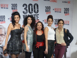 Women red carpet poster 300 - a red carpet free wallpaper