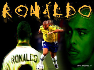 Man yellow shirt playing soccer - soccer free wallpaper
