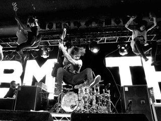 Man stage guitar people background - cam sykes free wallpaper