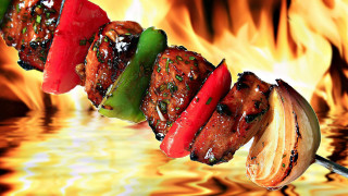 Skewer meat vegetables fire water - professional free wallpaper for desktop