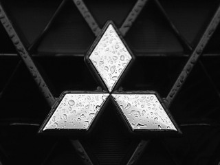 Black white car emblem water - symbolism free wallpaper