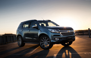 Chevrolet suv parking lot sunset - a parking lot free wallpaper