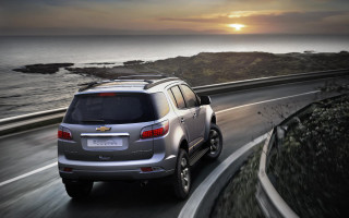 Silver suv ocean sunset driving - a road near the ocean free wallpaper