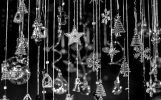 Chandelier christmas decorations black white - side and a star free wallpaper
