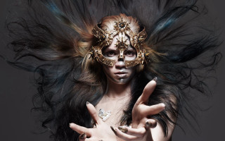 Woman weird mask feathers head - alexander mcqueen free wallpaper