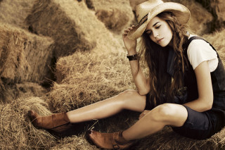 Woman hay hat boots crossed - ancell stronach free wallpaper