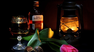 Wine glass candle vase table - a still life free wallpaper for desktop