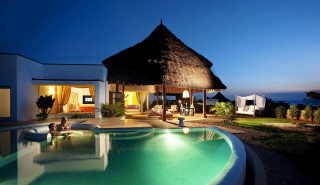 Couple people pool house night - luxury free wallpaper