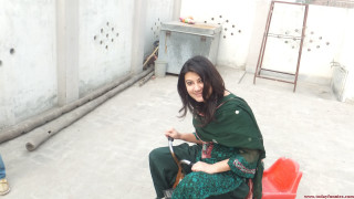 Woman red chair courtyard fruit - a picture free wallpaper