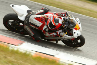 Motorcycle rider race track grass 2 - the background and grass free wallpaper