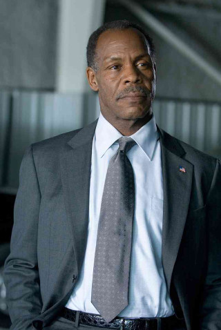 Man in suit building cobra - a building free wallpaper for mobile