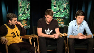 Three men talking stage green - three man free wallpaper for desktop