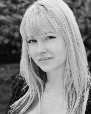 Blonde woman black jacket tree - a black jacket free wallpaper for mobile