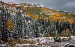 Mountain lake snow trees autumn - kodachrome free wallpaper