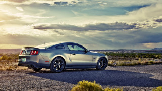 Silver mustang desert gravel road - sunbeam free wallpaper
