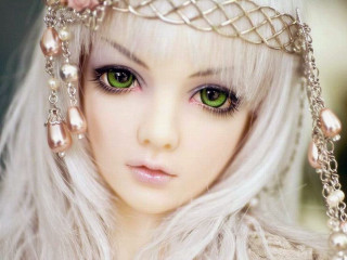 Doll white hair green eyes 2 - realistic eye free wallpaper