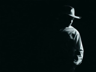 Man hat darkness hands pockets - film noir free wallpaper