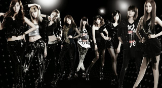 Girls black white photo lights - a group of girls free wallpaper