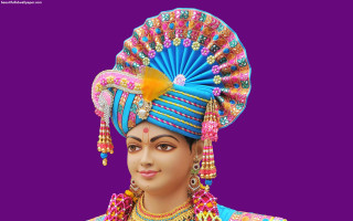 Statue woman colorful headdress fan - figurine free wallpaper for desktop
